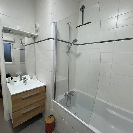 Romarin-gares Apartment